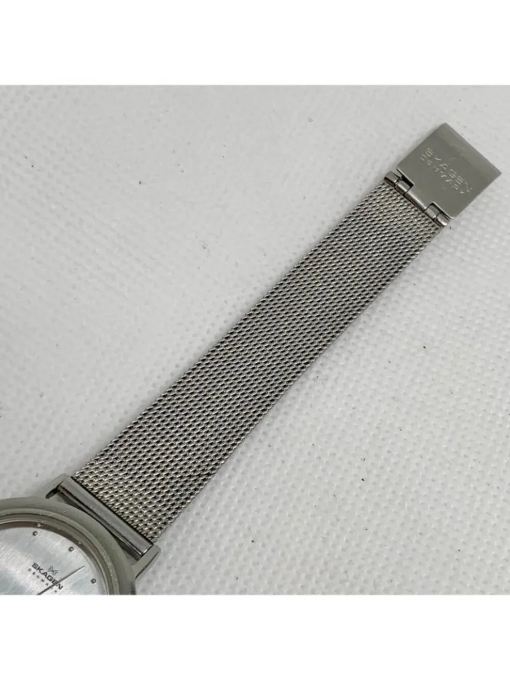 Skagen women’s watch date all stainless steel 28mm quartz mesh band running